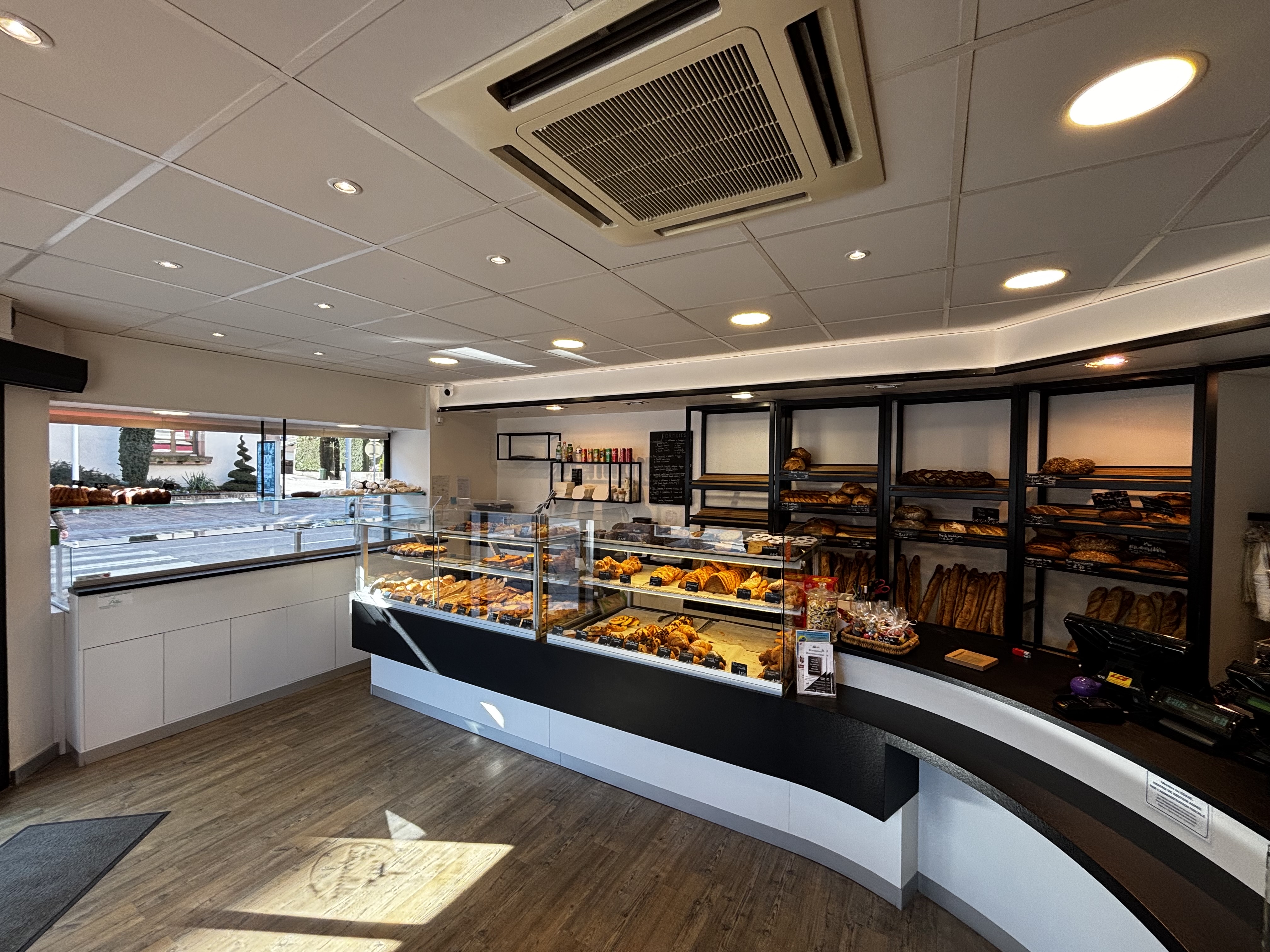Vue générale de la boulangerie
